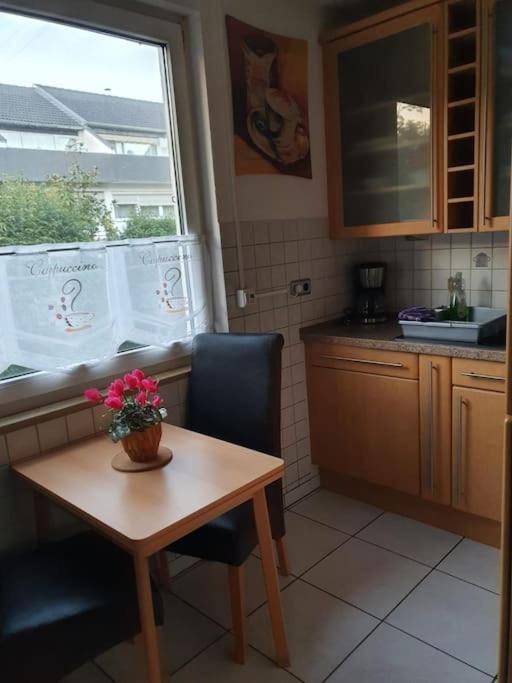 Zentrale Messe/Ferien Whg Mit Garten & Parkplatz Ratingen Zewnętrze zdjęcie
